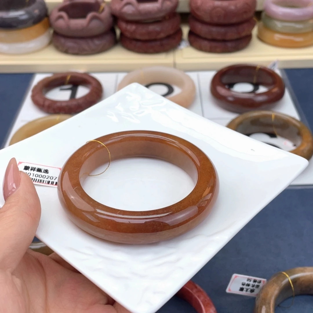 【闪购商品】石英质玉手镯未镶嵌飞