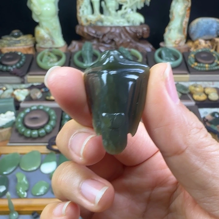 岫岩河磨玉（透闪石质玉）未镶嵌颈饰