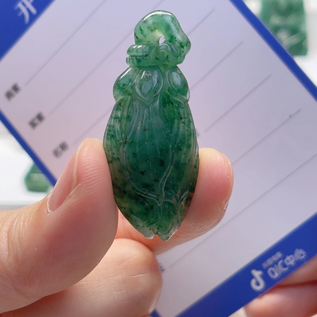 独山玉未镶嵌颈饰