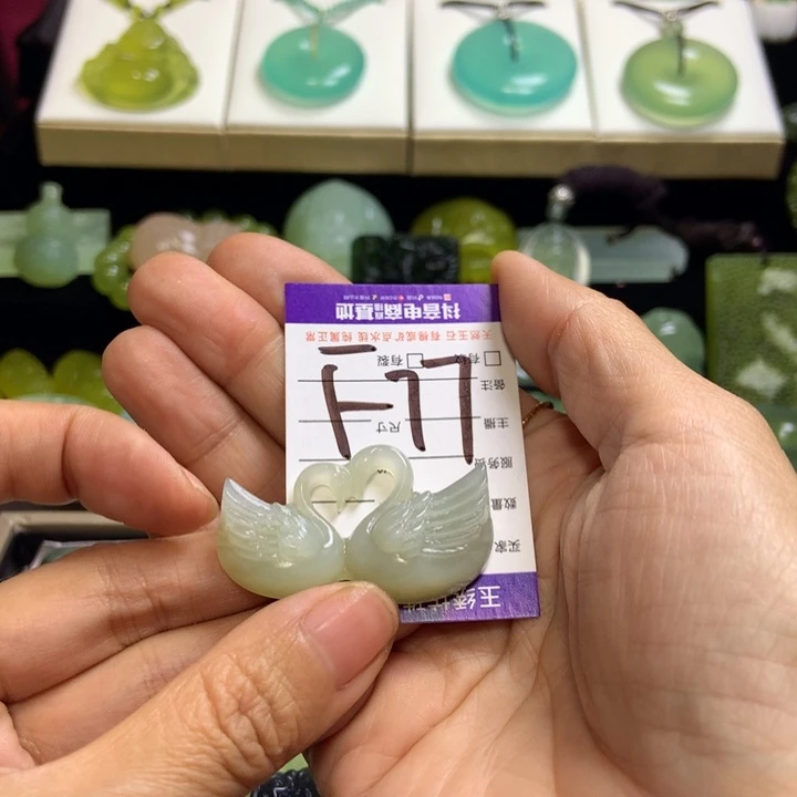 【闪购商品】蛇纹石玉未镶嵌颈饰清*