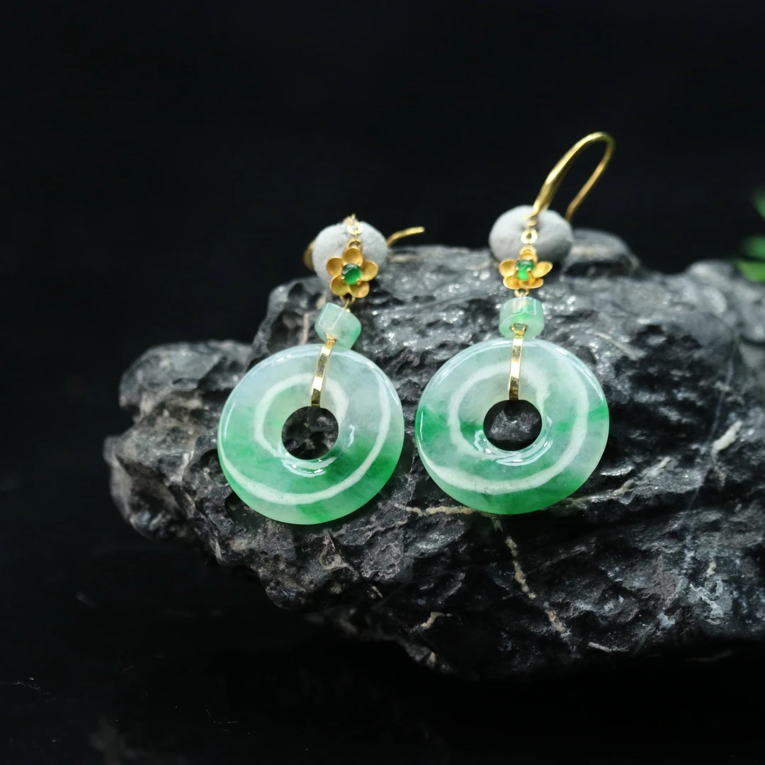 29天然缅甸翡翠A货18k甜甜圈耳饰/200897/上海嘉禾拍卖