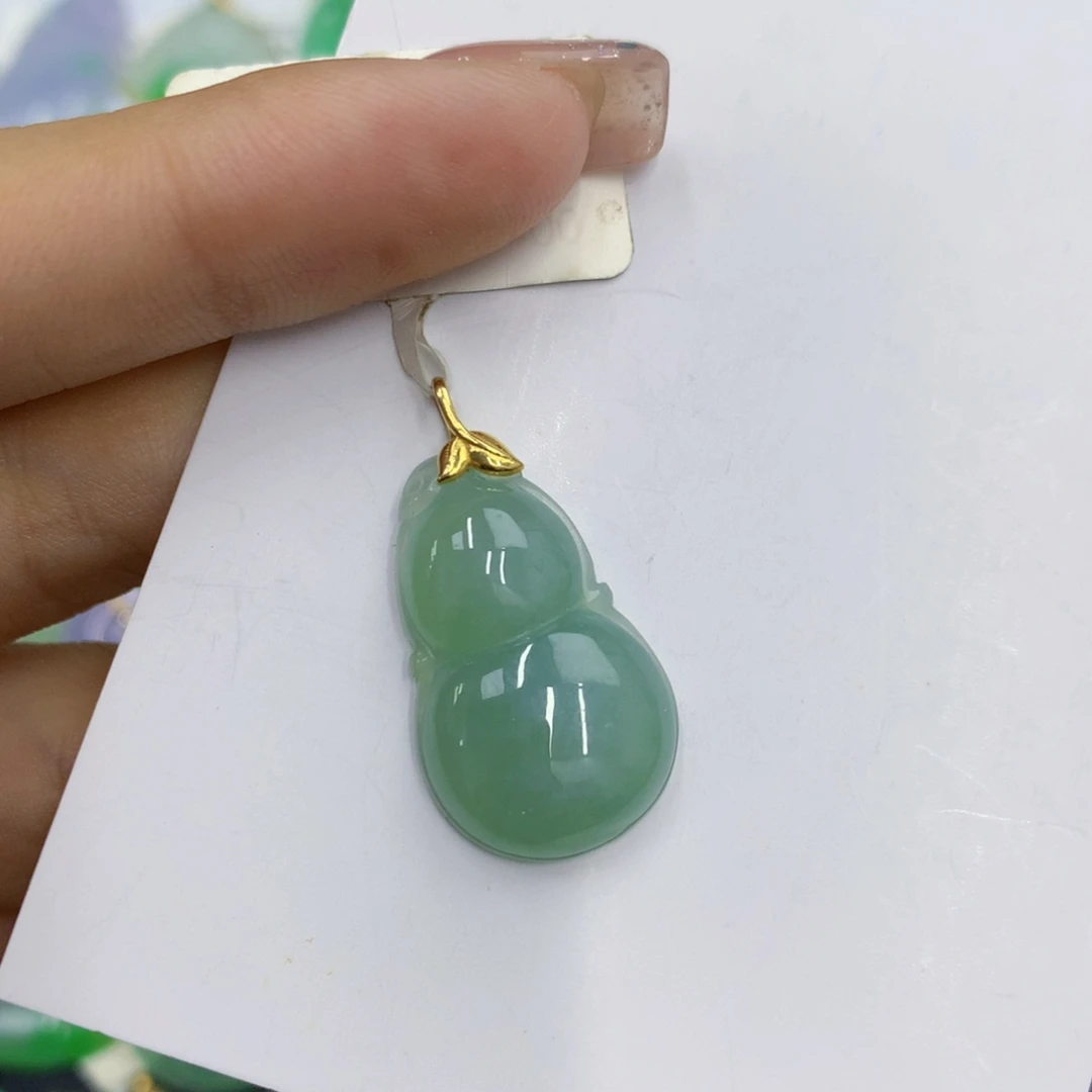 翡翠18K金镶嵌颈饰翡翠