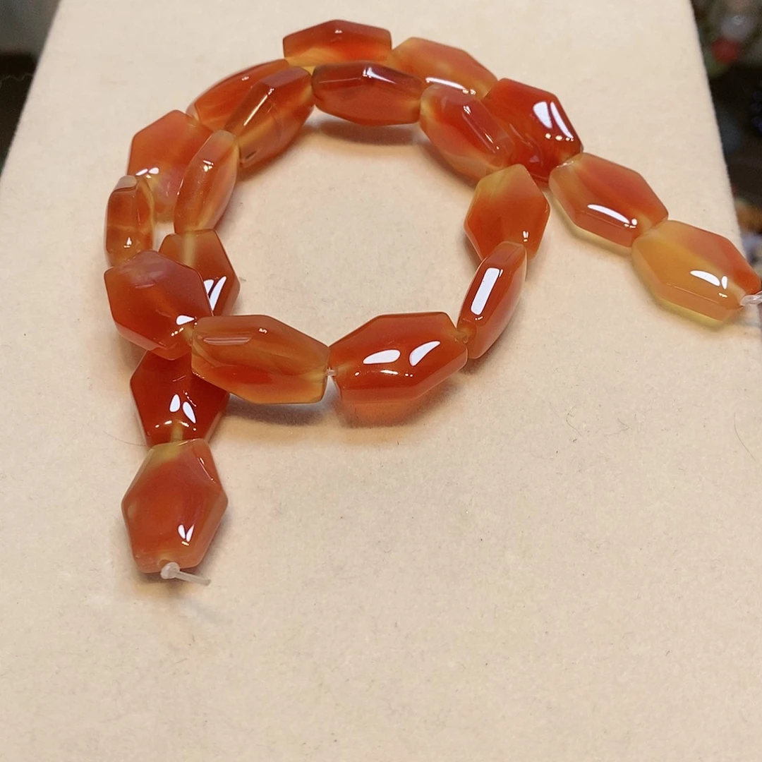 散珠玛瑙/玉髓红玛瑙一条