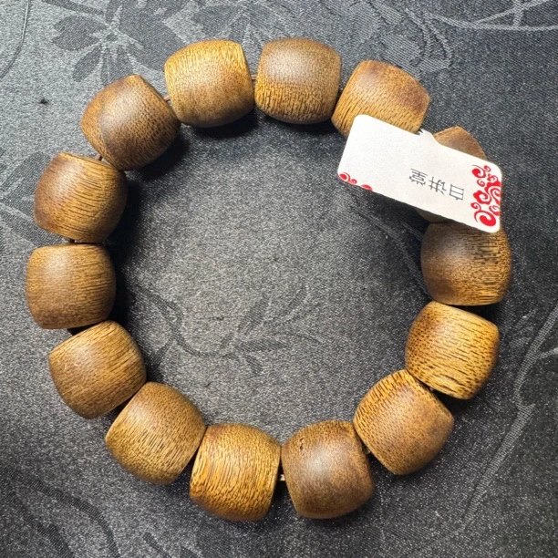 沉香白讲堂文玩手串AA3