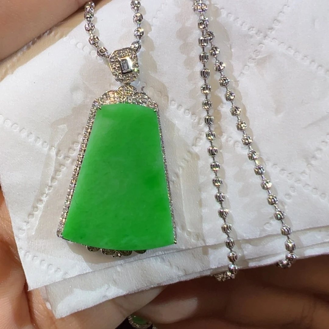 【闪购商品】翡翠18K金镶嵌颈饰一套