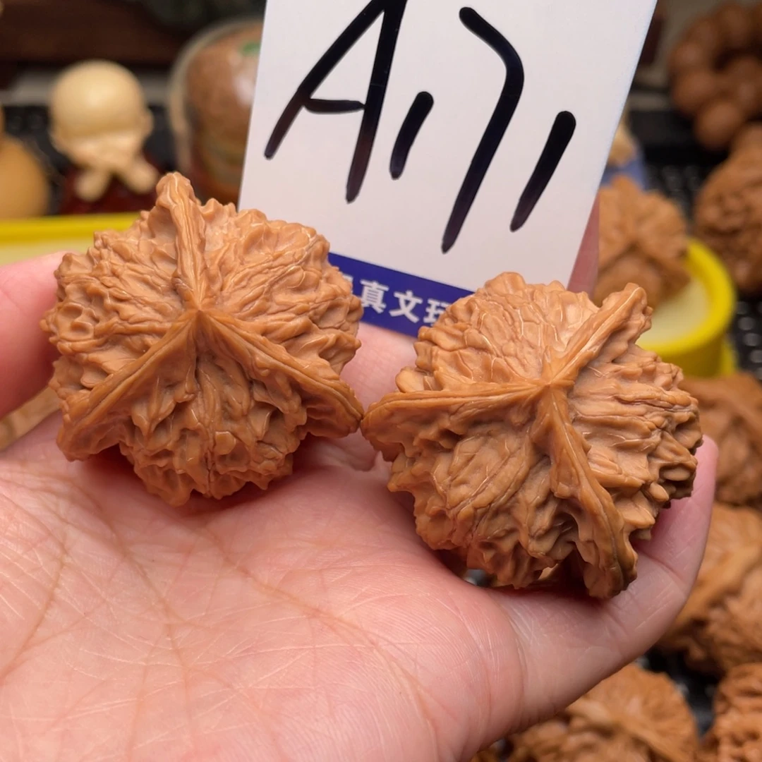 高***大把件桃核盘山三棱41