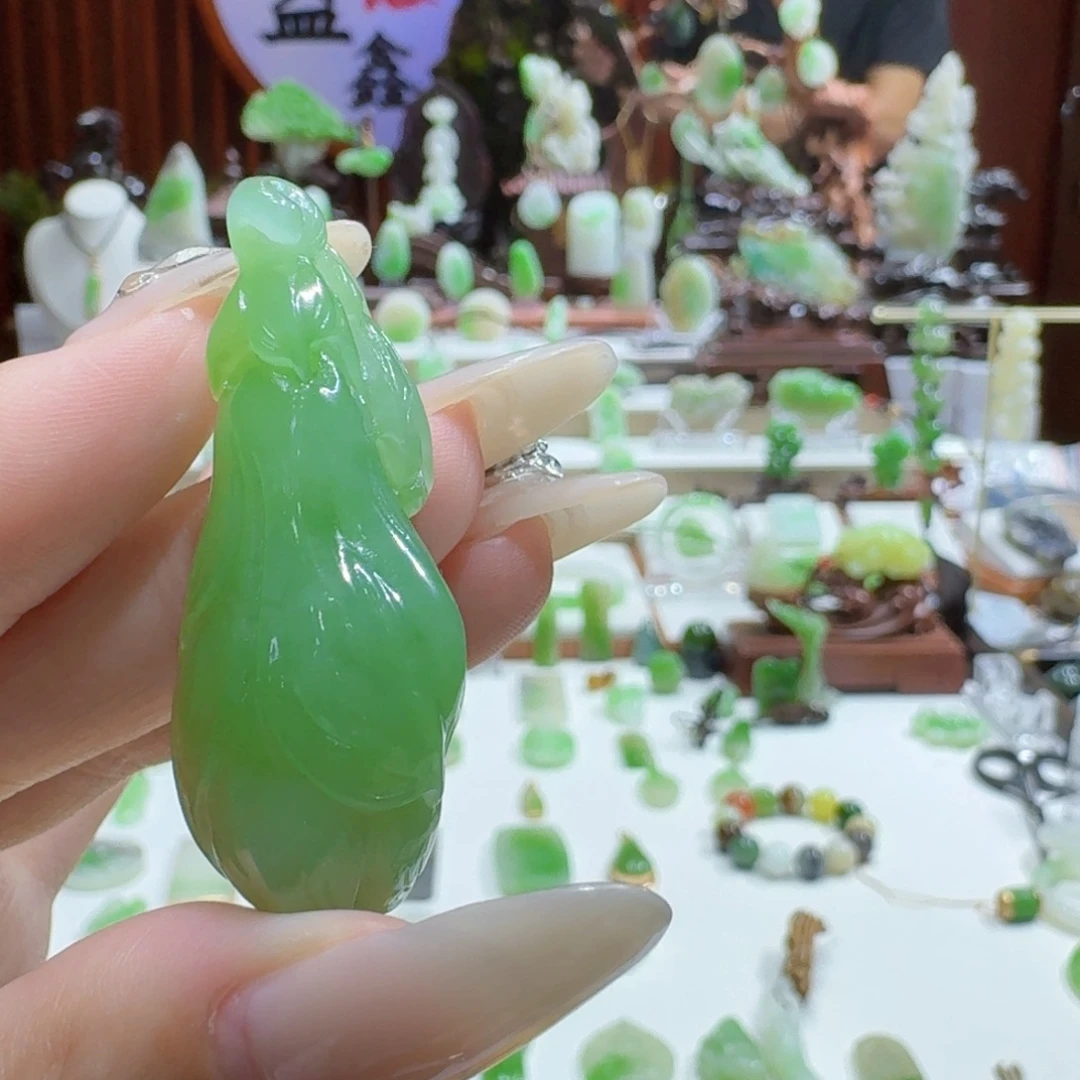 未镶嵌和田玉（碧玉）挂件果绿玉兰花