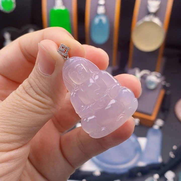 翡翠18K金镶嵌颈饰观音