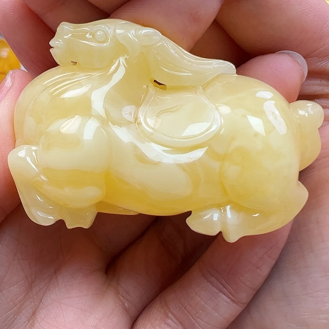 蜜蜡未镶嵌珠宝奇石
