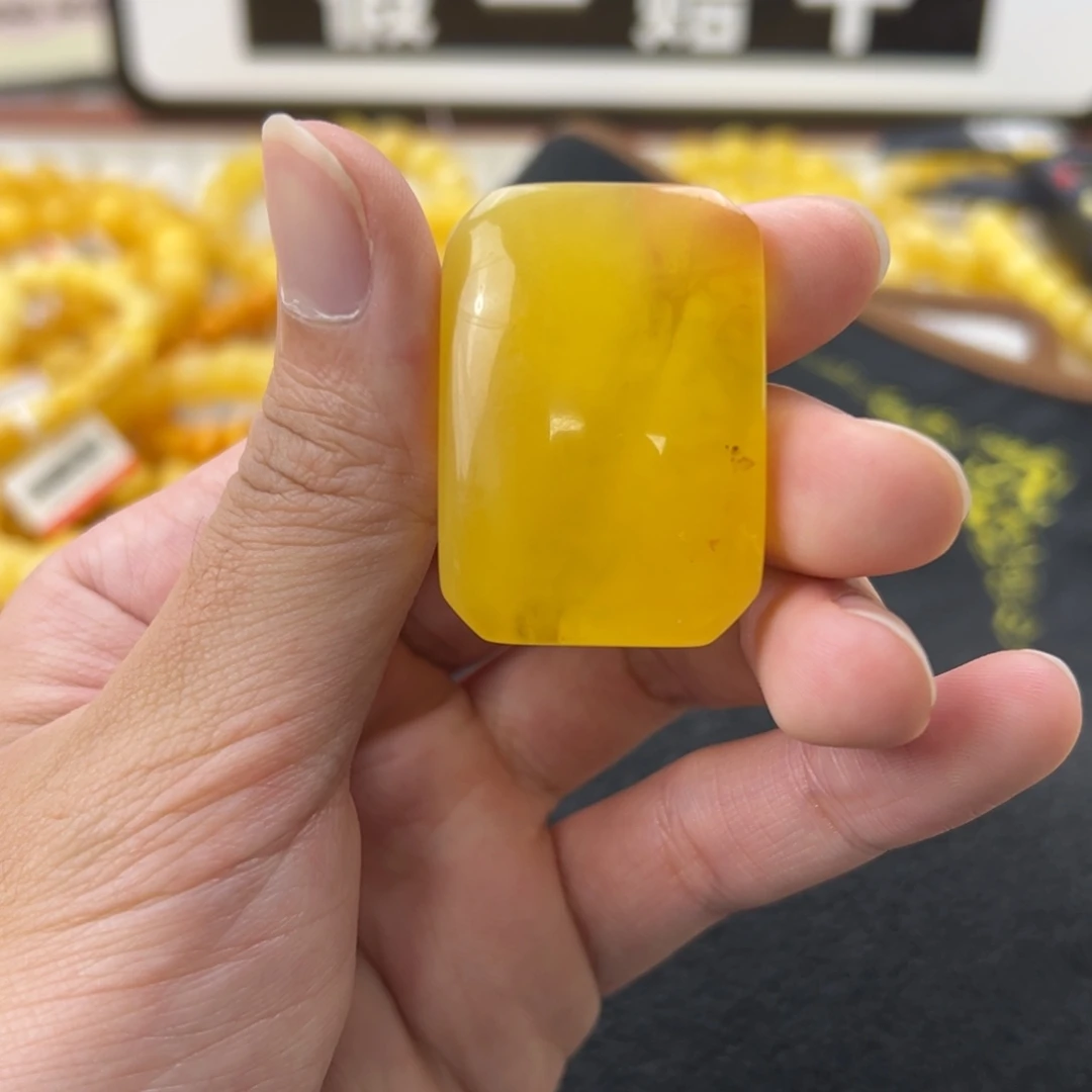 琥珀未镶嵌珠宝奇石