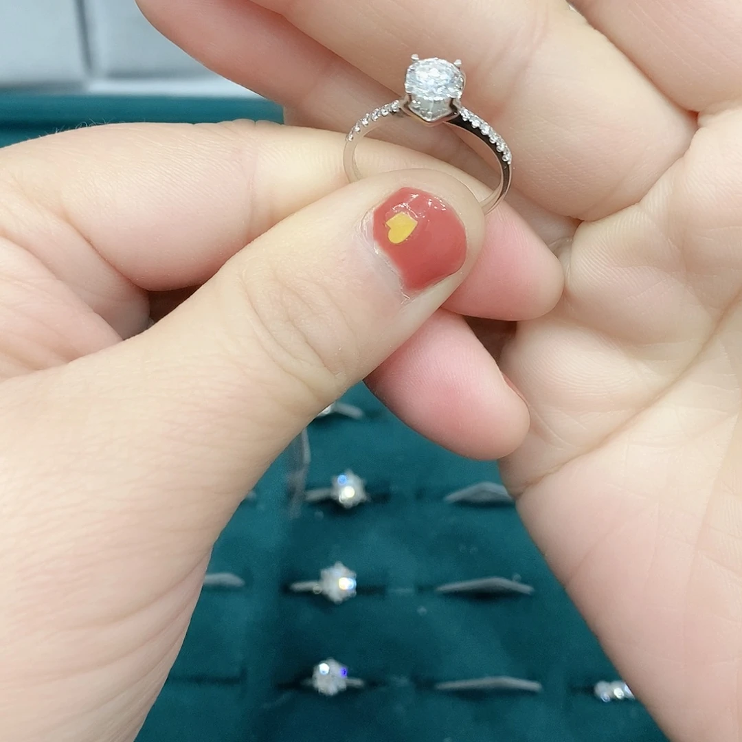 实验室培育钻石18K金镶嵌赛*木