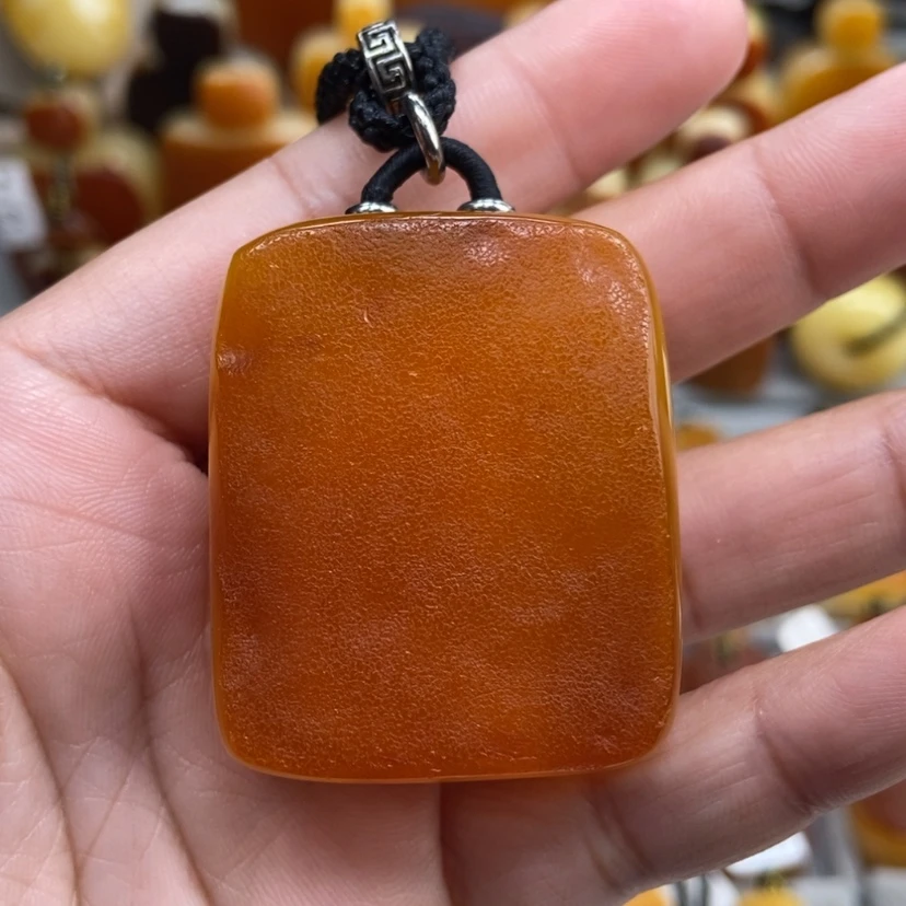 【闪购商品】琥珀颈饰未镶嵌