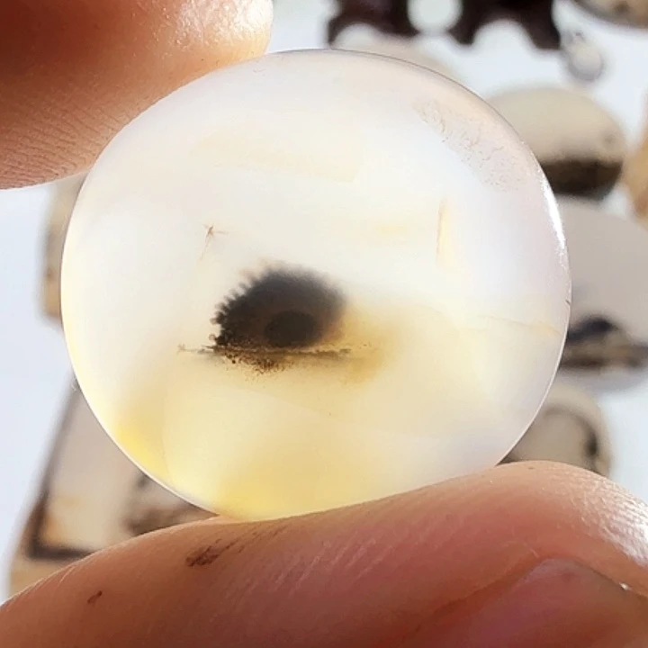玛瑙/玉髓未镶嵌珠宝半成品