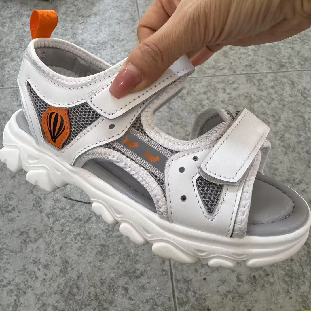 1014 1046儿童时尚休闲鞋