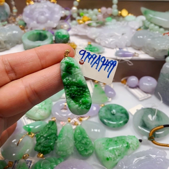 吊坠(不含链)未镶嵌翡翠