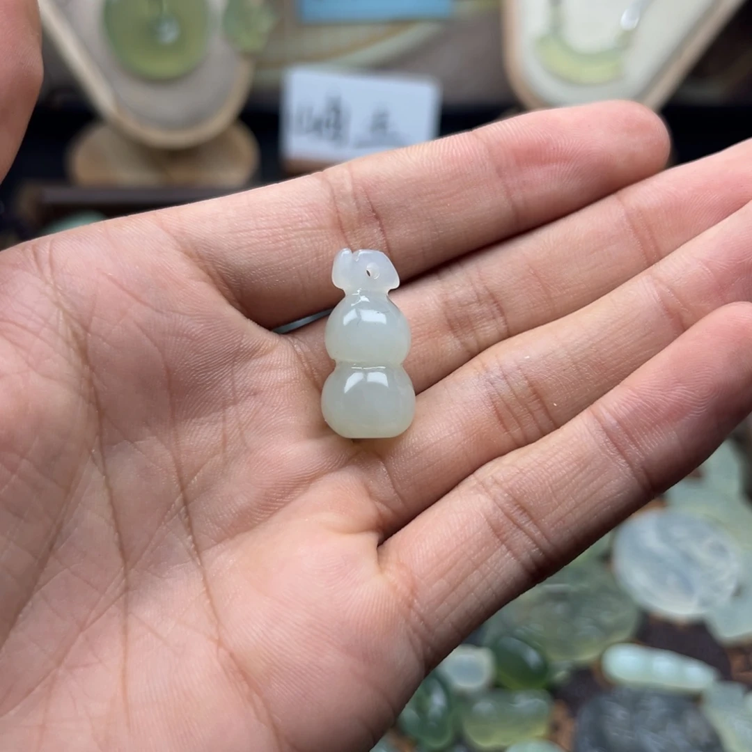 蛇纹石玉未镶嵌颈饰岫玉葫芦吊坠