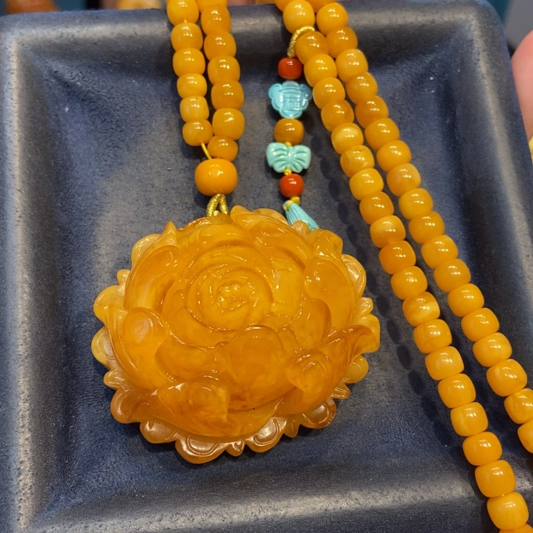 琥珀未镶嵌颈饰蜜蜡