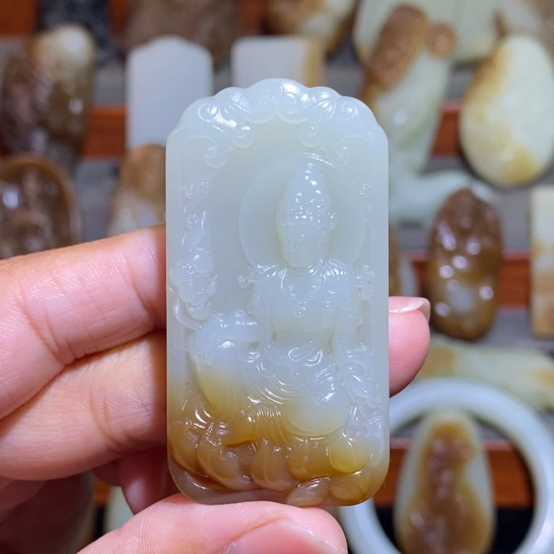 颈饰未镶嵌和田玉（糖玉）