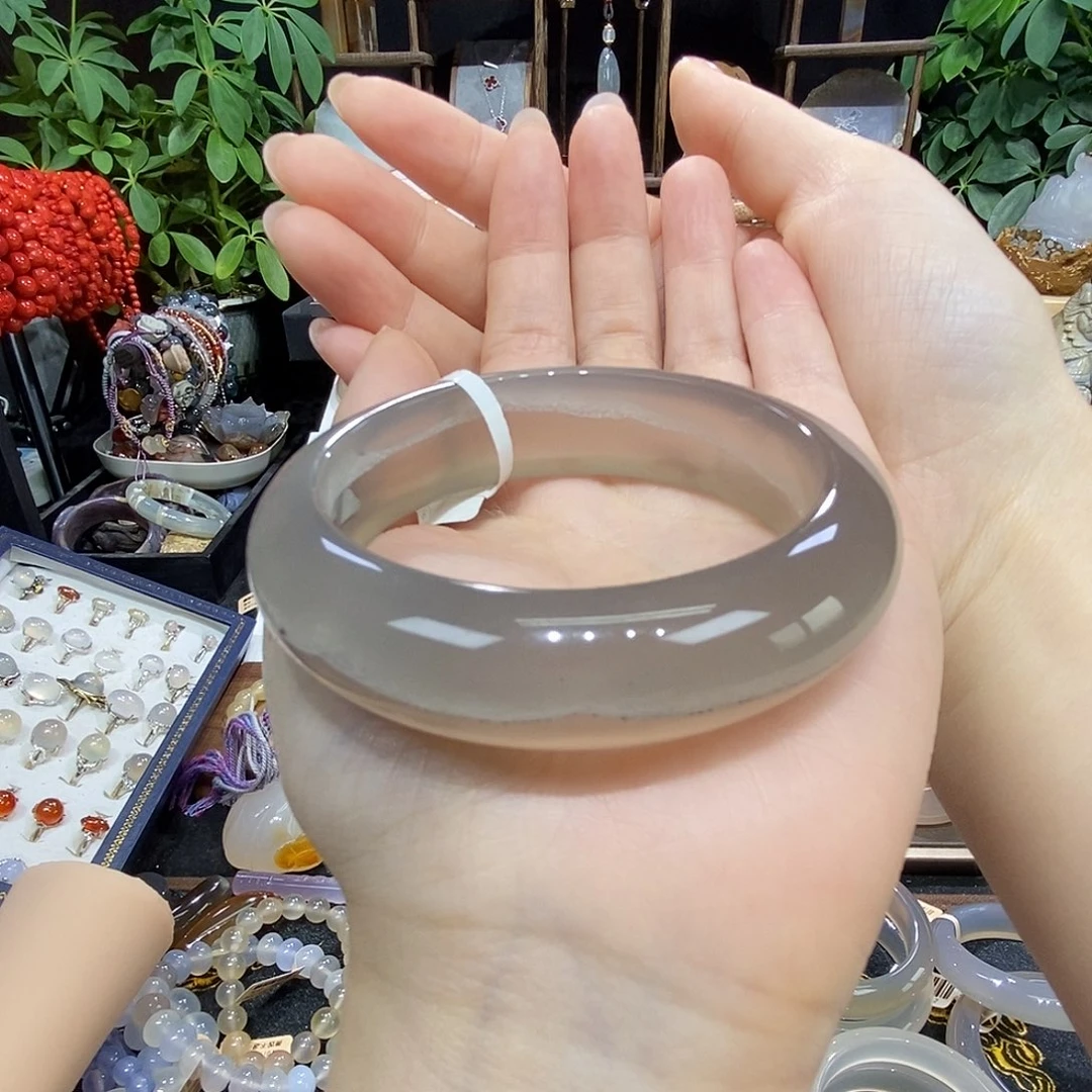 玛瑙/玉髓手镯未镶嵌云****