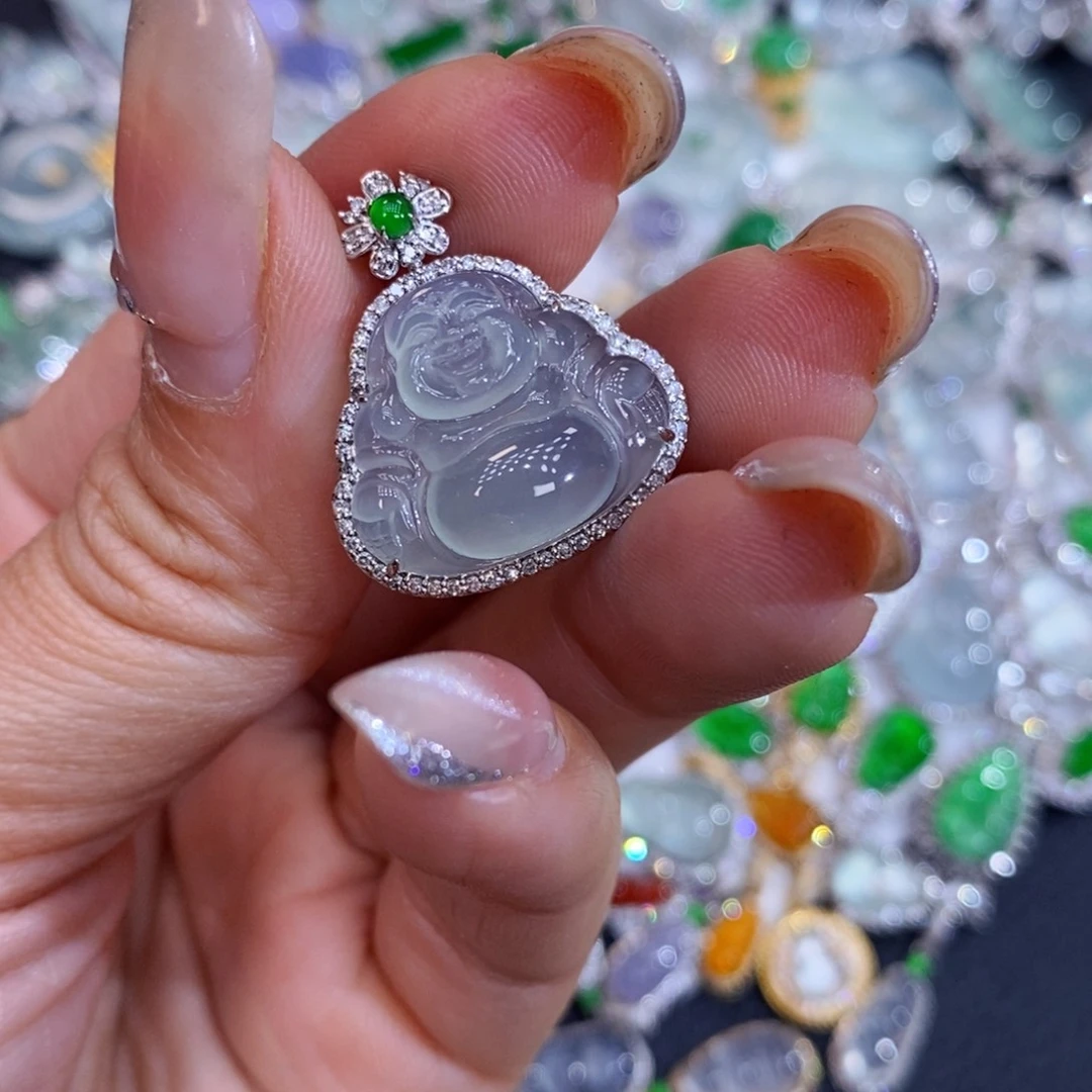 翡翠18K金镶嵌颈饰