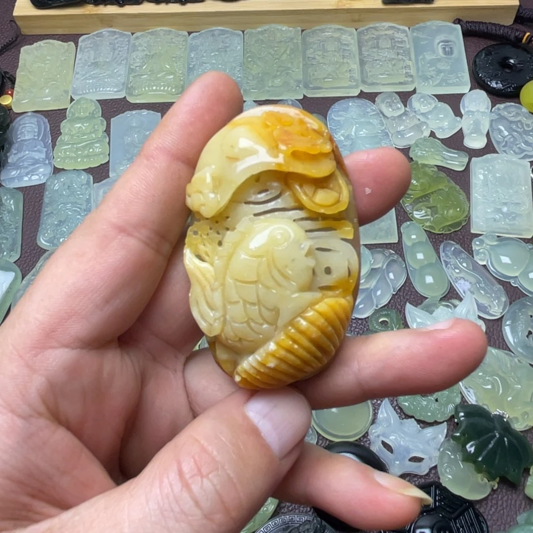 未镶嵌蛇纹石玉颈饰