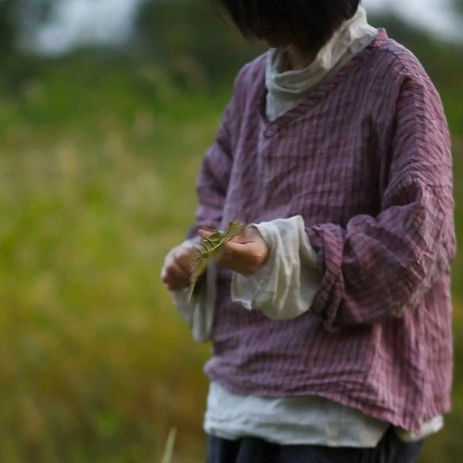 间外 色织亚麻套头v领小衫