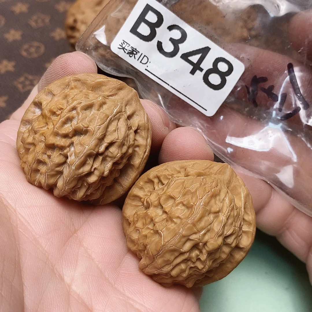 文玩核桃把件金麒麟。