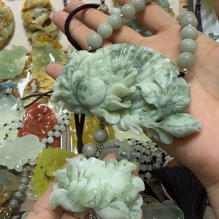 蛇纹石玉吊坠未镶嵌