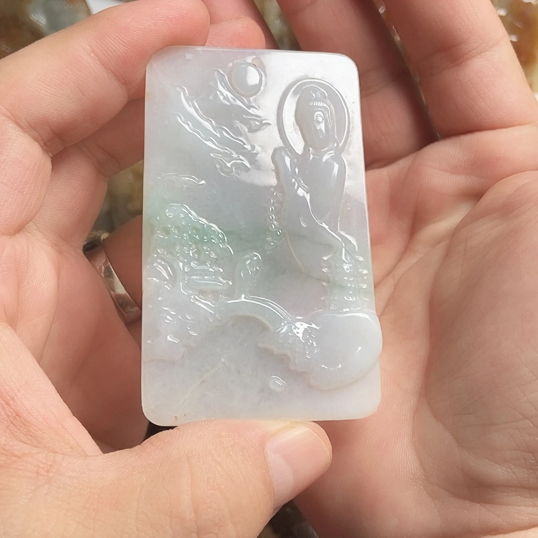 翡翠未镶嵌颈饰翡翠山水观音