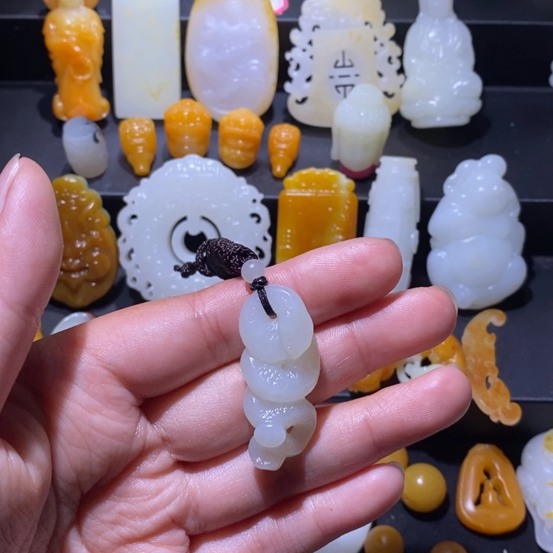 和田玉未镶嵌颈饰