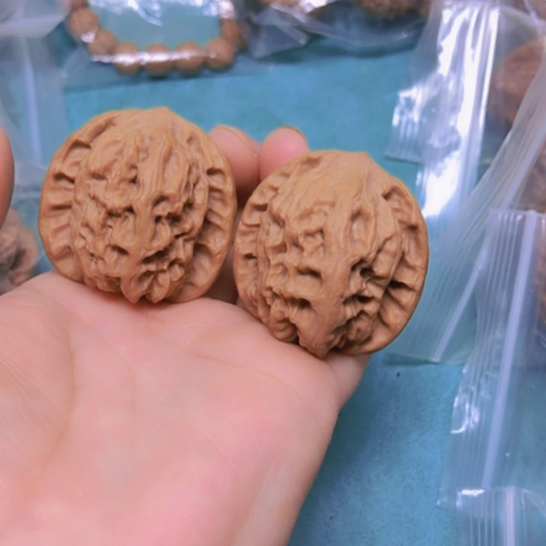 【闪购商品】摆件核桃38野狼修尖