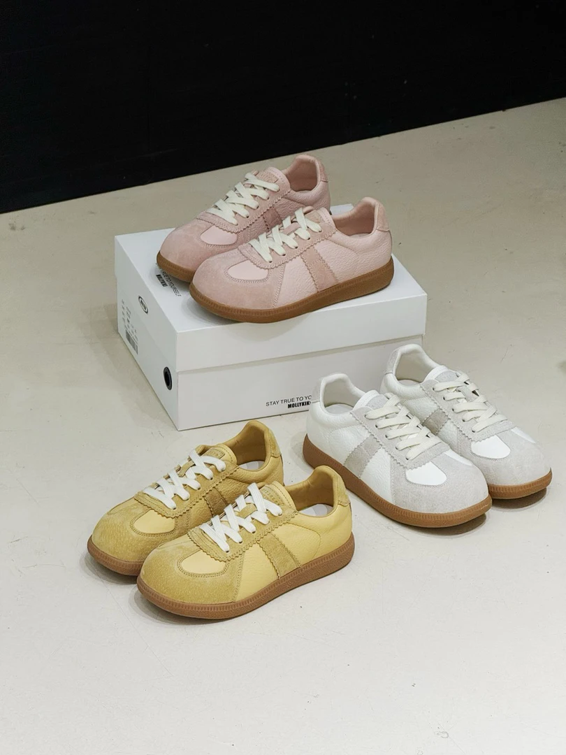 （初恋）2025新款春款真皮橡胶底休闲女士勃肯板鞋德训