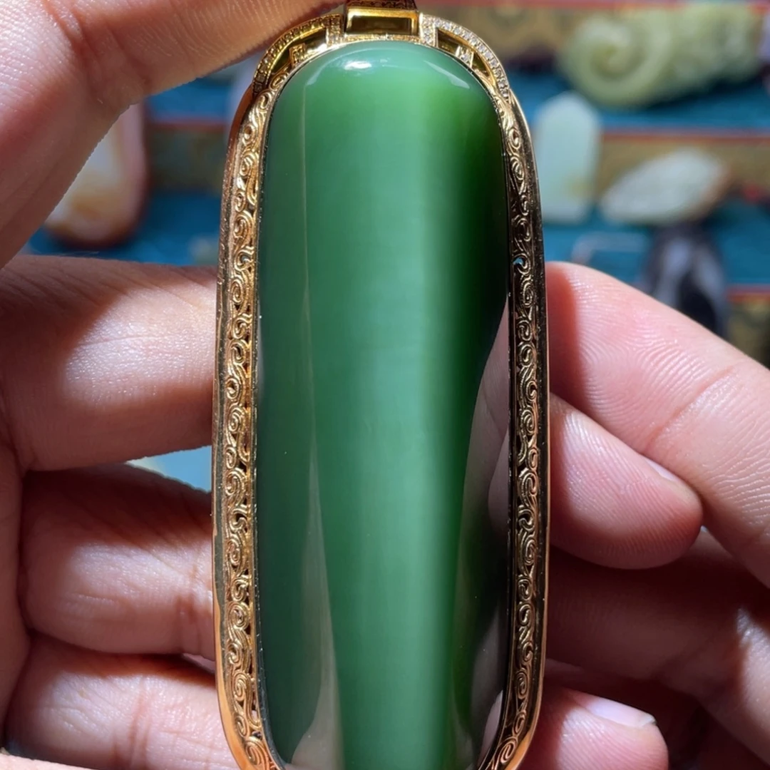 和田玉未镶嵌把件