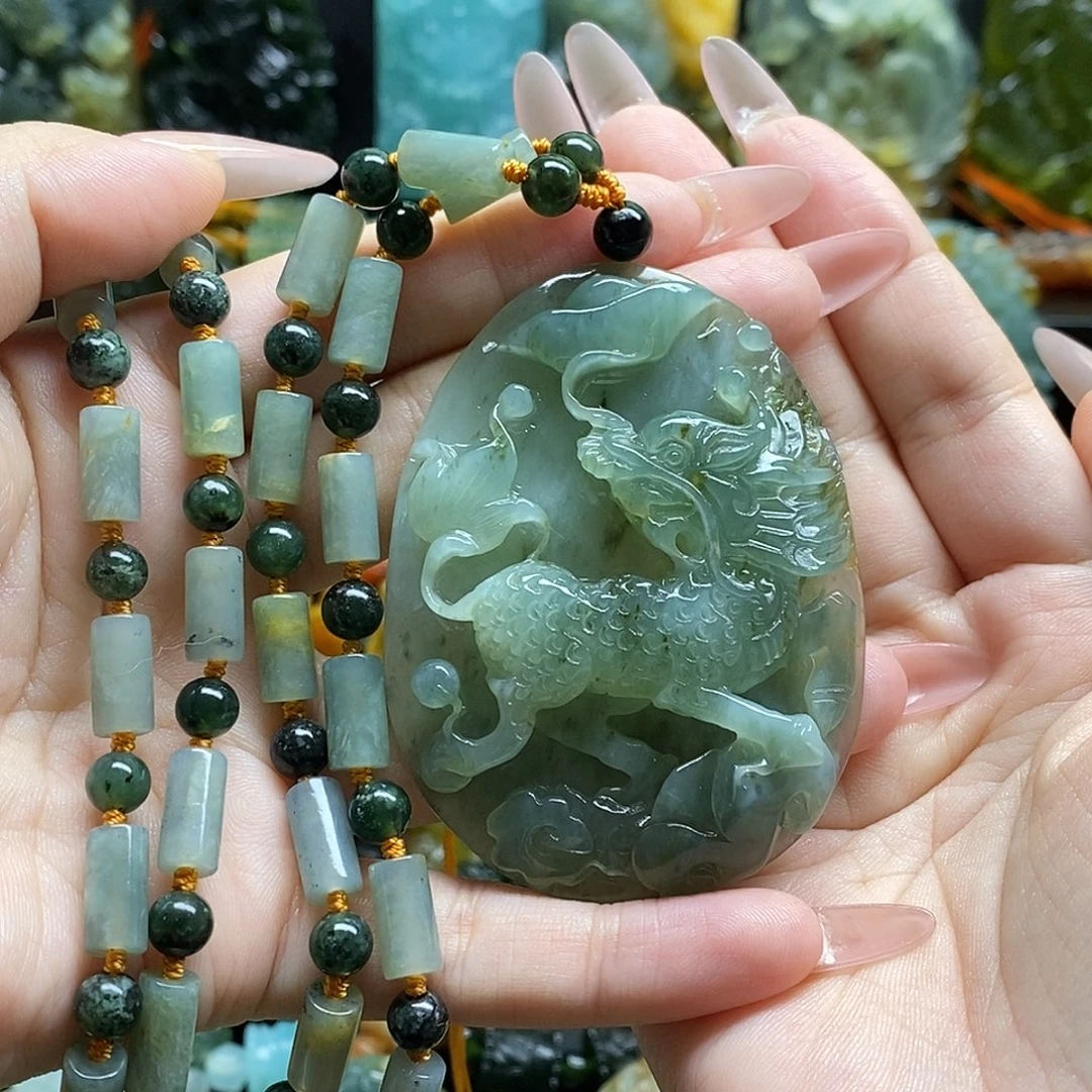 蛇纹石玉未镶嵌颈饰