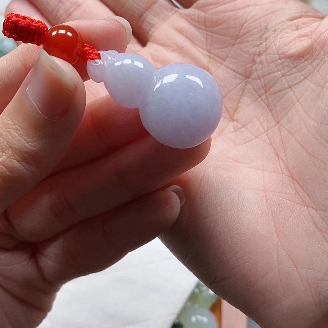 翡翠颈饰未镶嵌闪