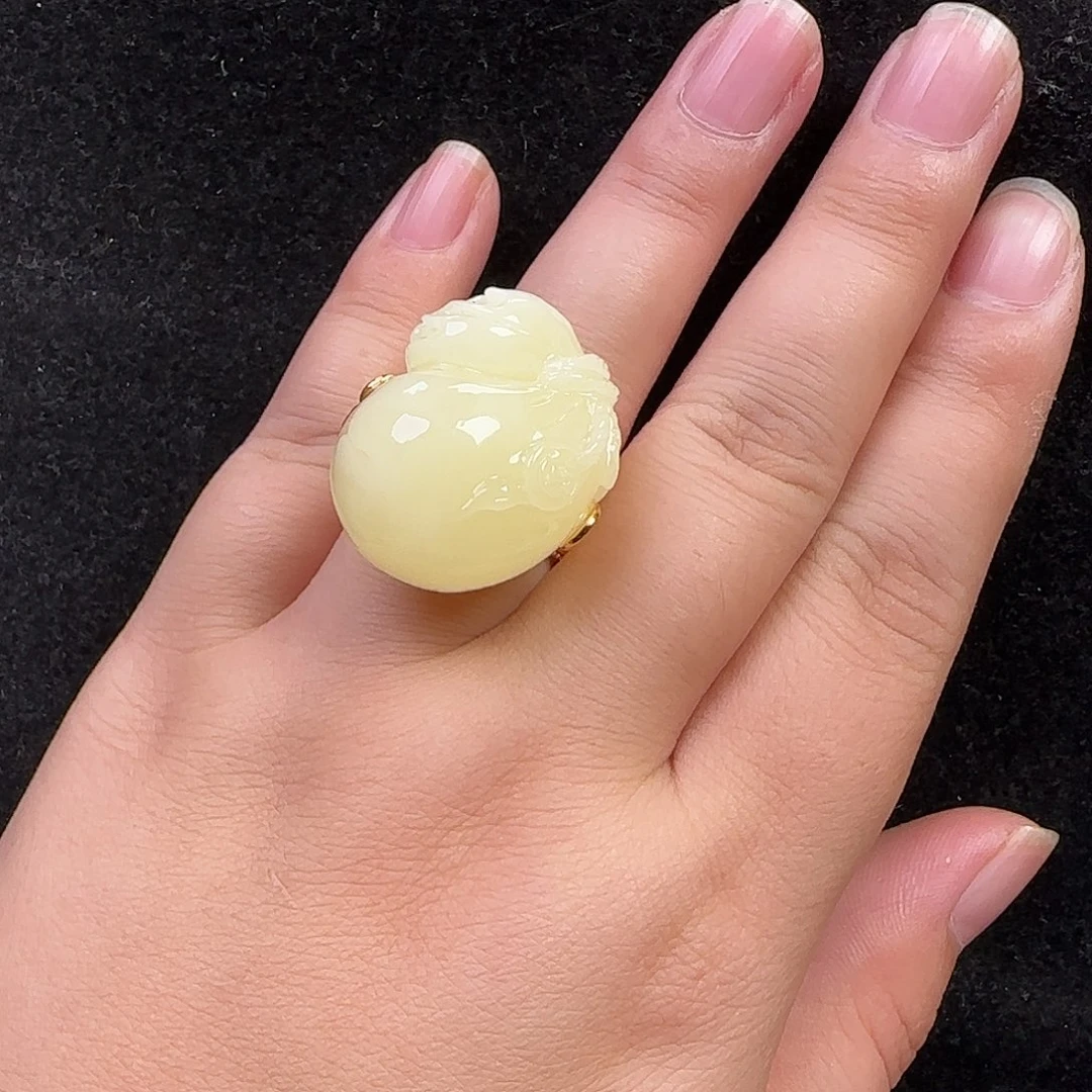 蜜蜡未镶嵌珠宝奇石