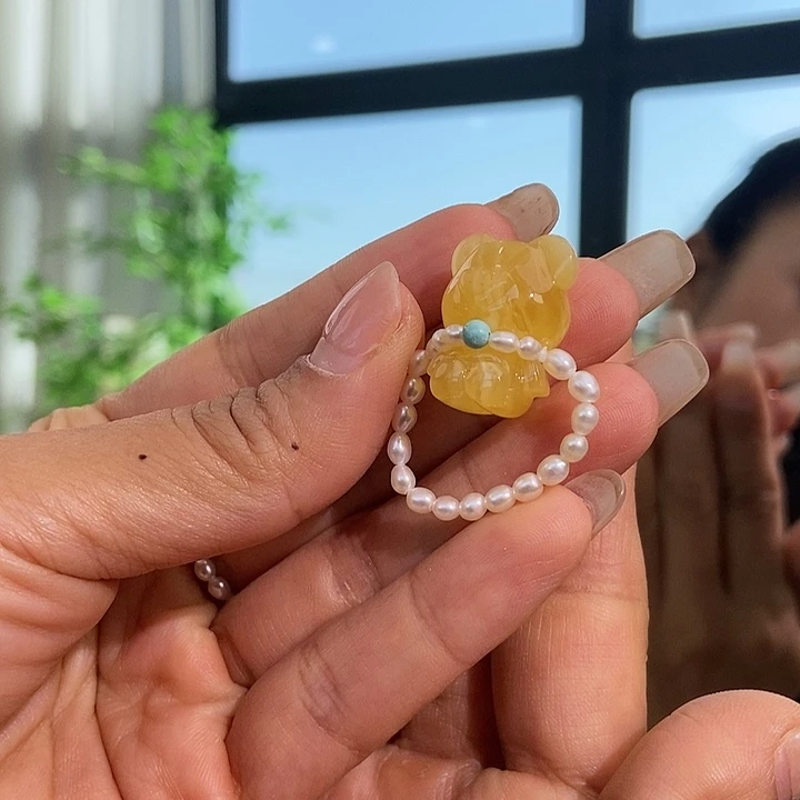 琥珀颈饰未镶嵌N***i蜜蜡戒指