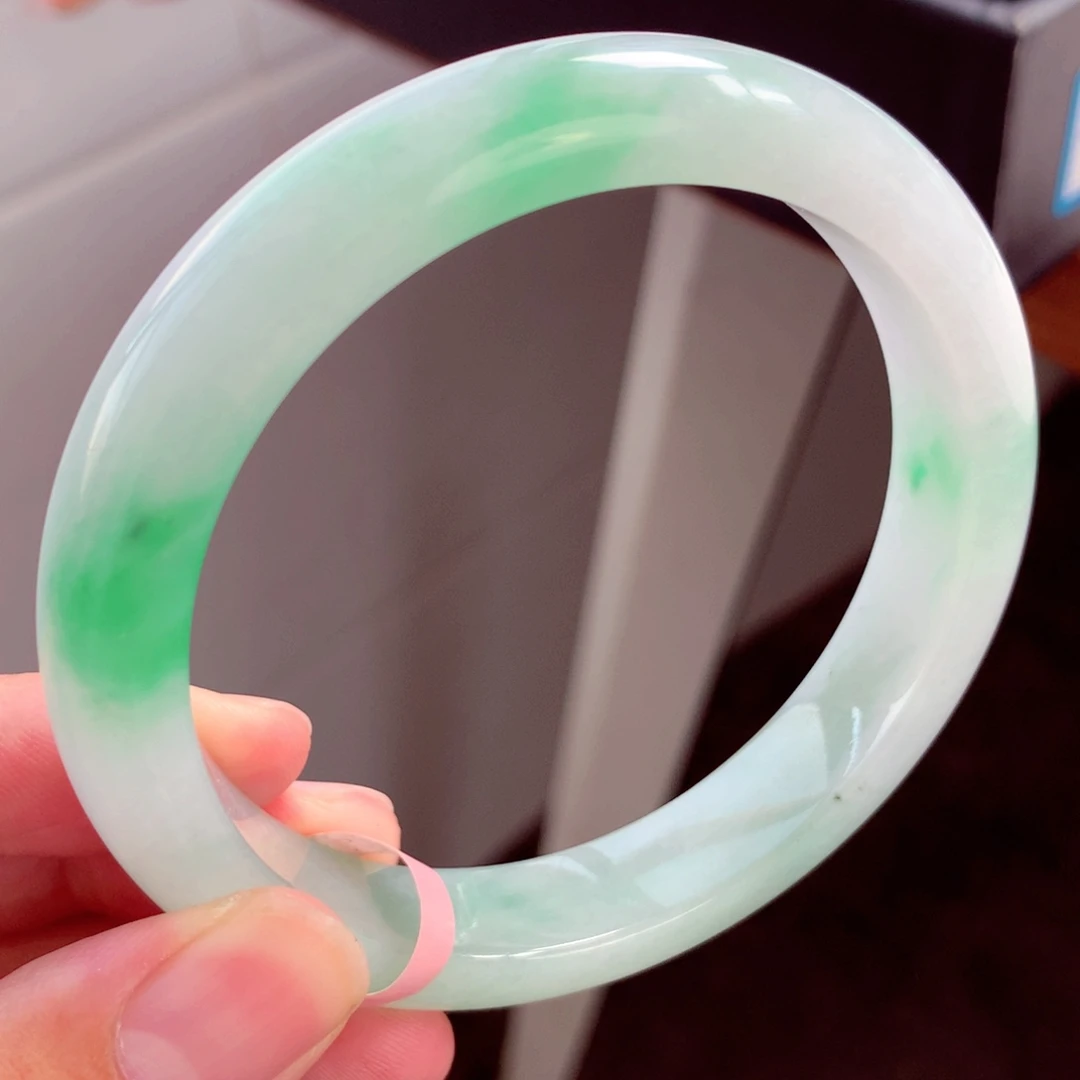 翡翠手镯未镶嵌缅甸翡翠