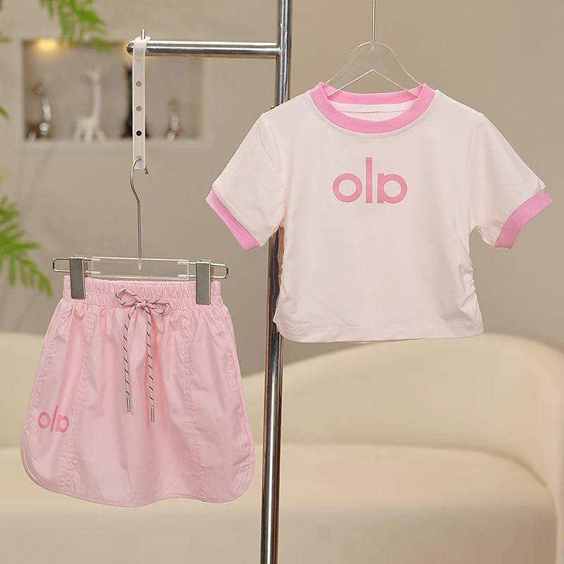 女童短袖短裤夏季套装休闲风可爱卡通女宝时尚夏装洋气女孩两件套
