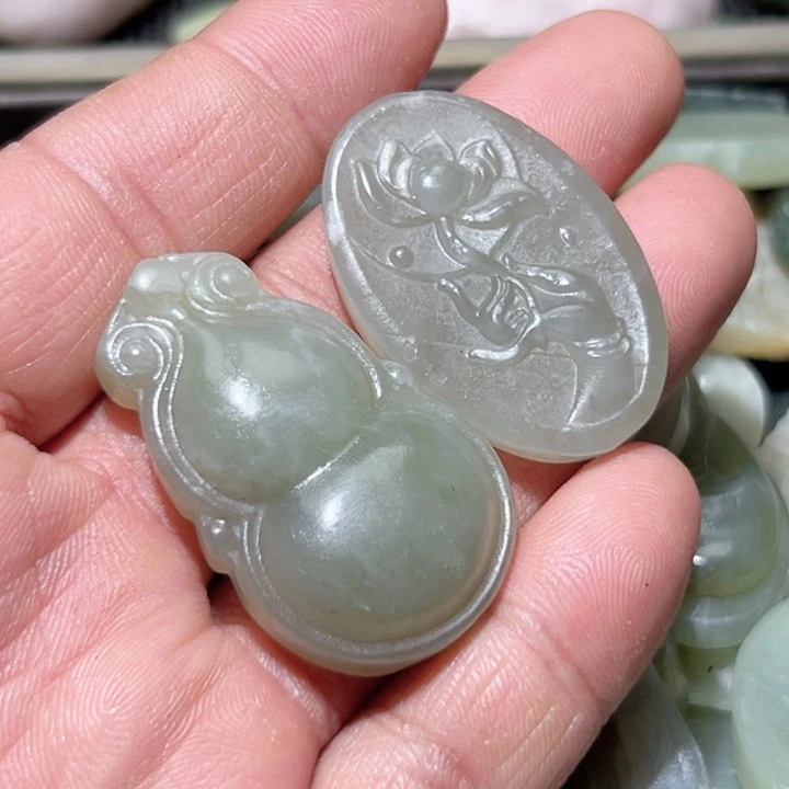 平***祥吊坠(不含链)未镶嵌和田玉（青白玉）