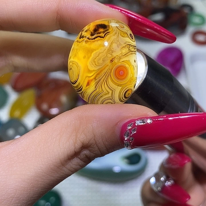 未镶嵌玛瑙/玉髓珠宝奇石
