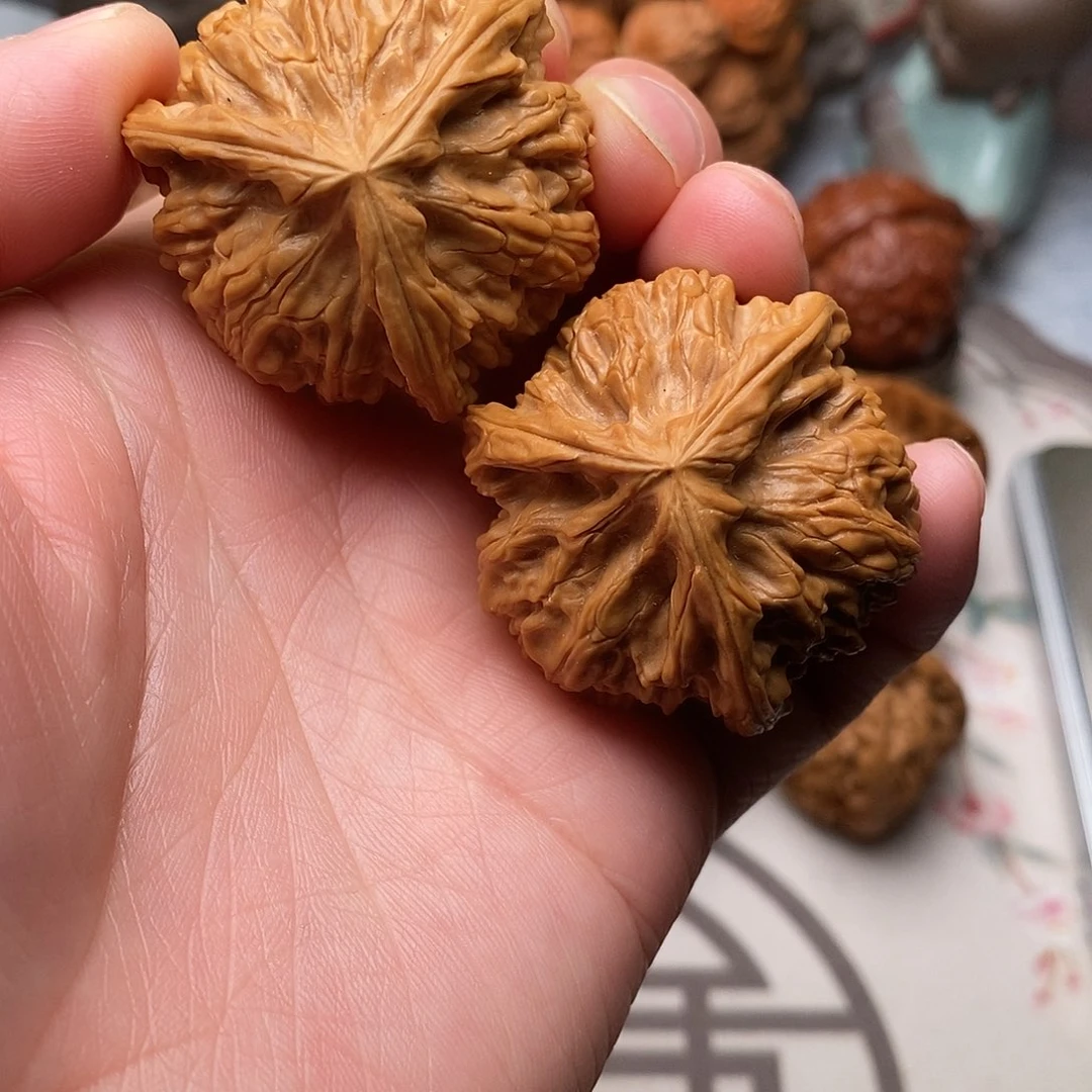 文玩核桃把件三棱