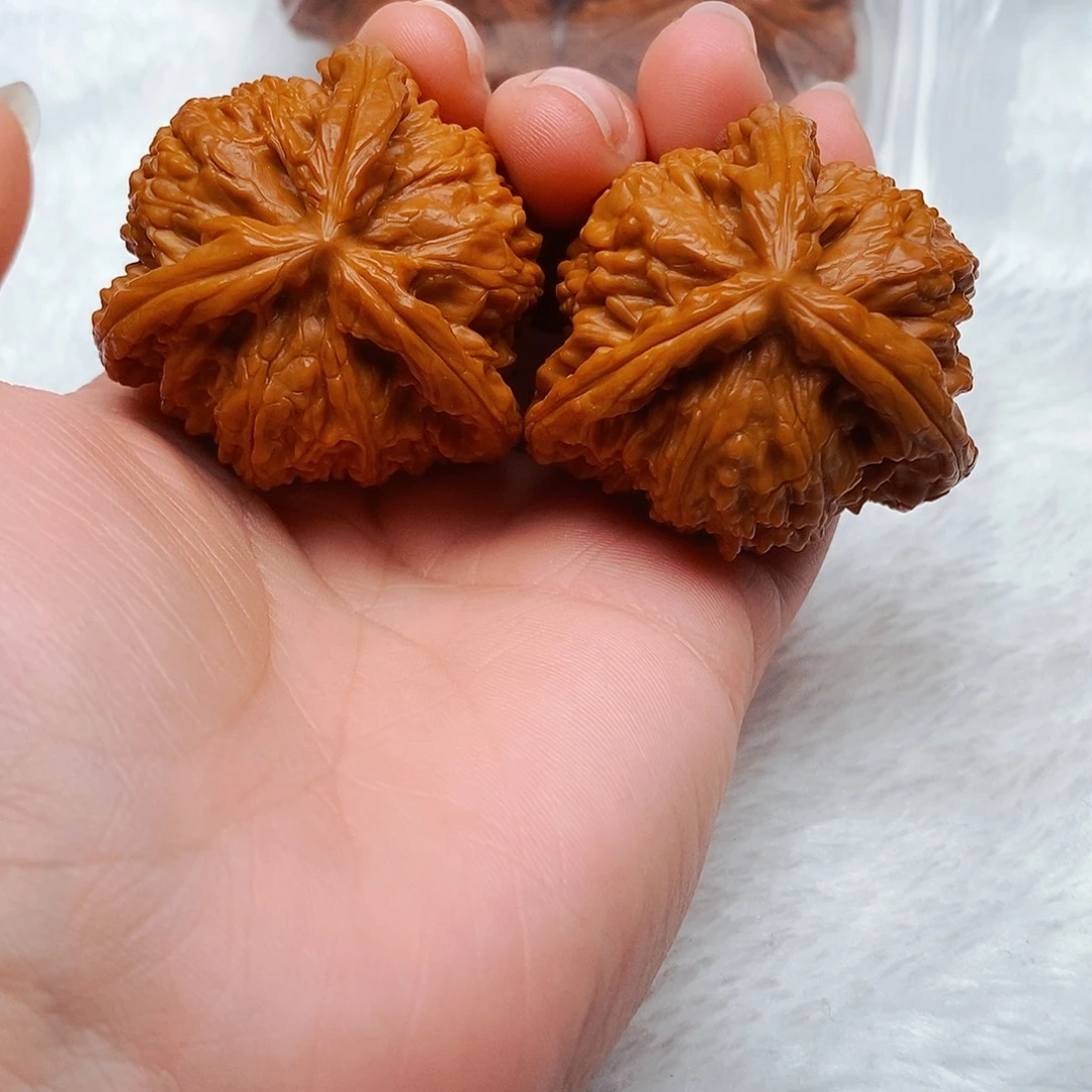 平***界吊坠文玩核桃三棱