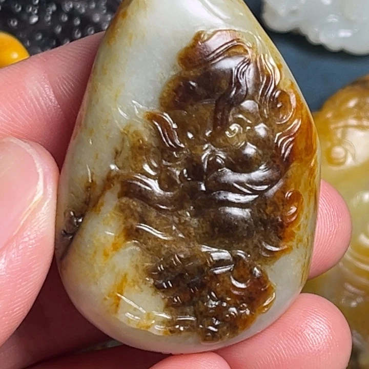 墨***子颈饰未镶嵌和田玉