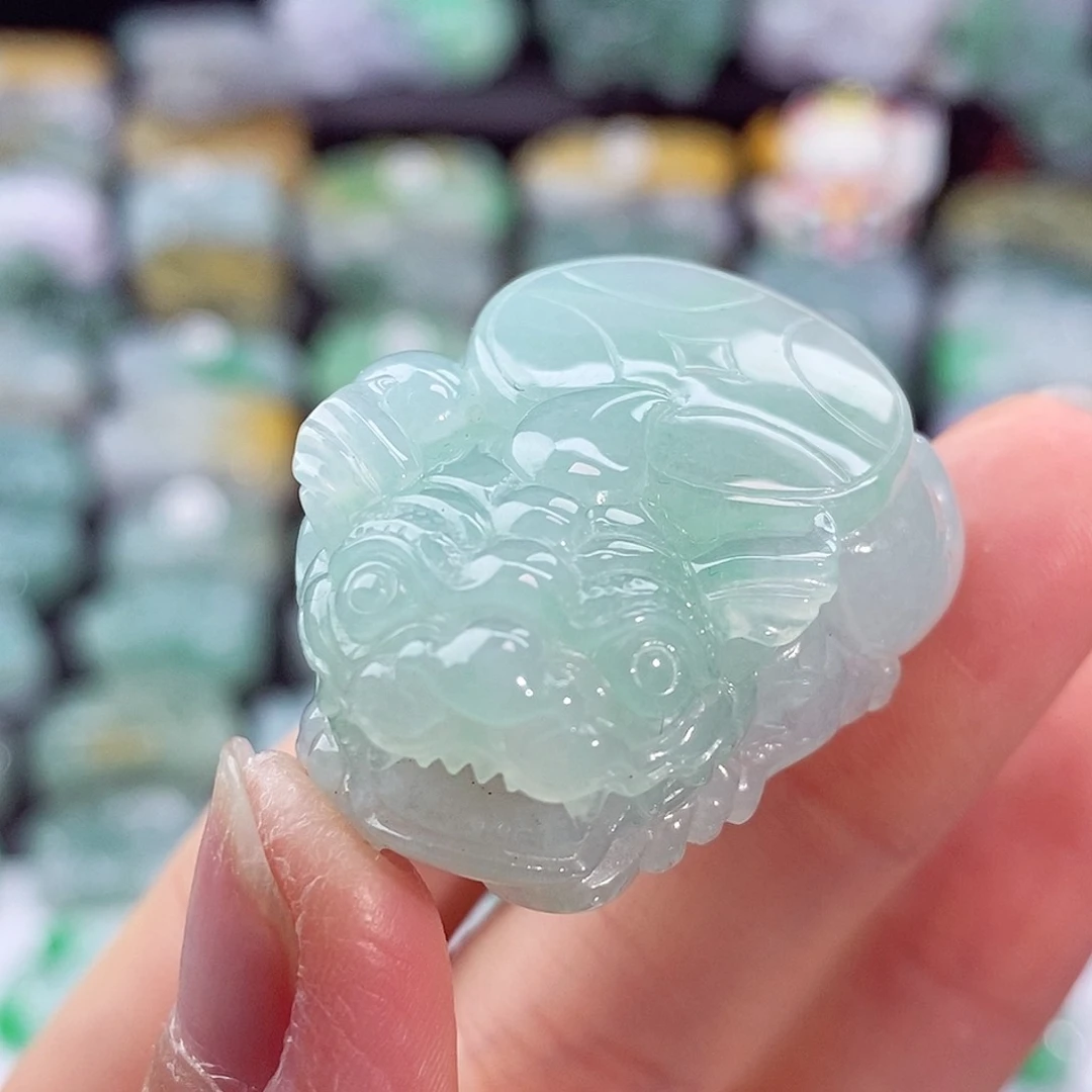 颈饰未镶嵌翡翠天然