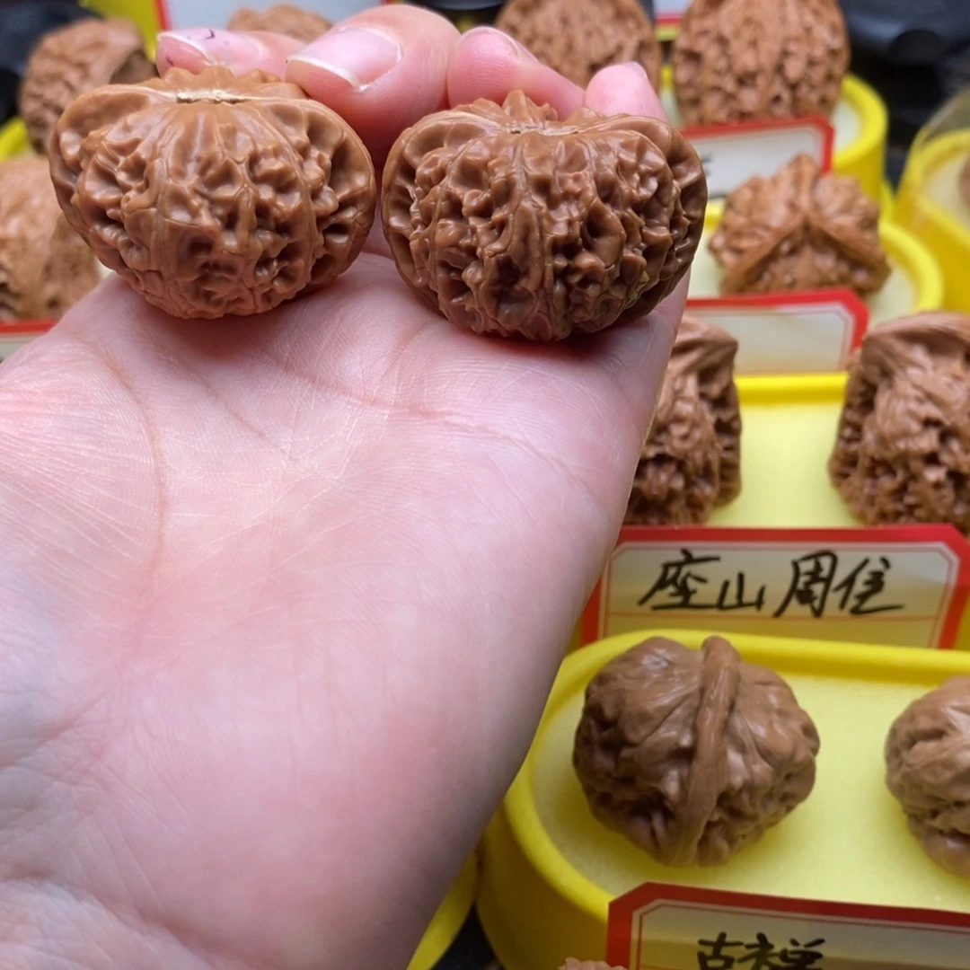 五***哥文玩核桃吊坠宫灯