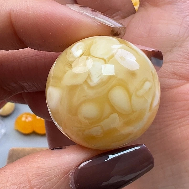 蜜蜡未镶嵌珠宝奇石