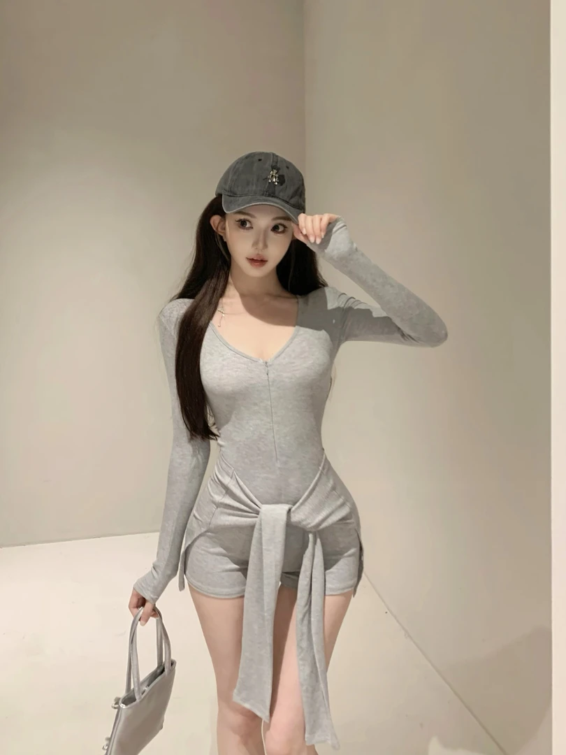 Yucii 性感辣妹 chic时髦腰部绑带两件套紧身显瘦拉链连体衣