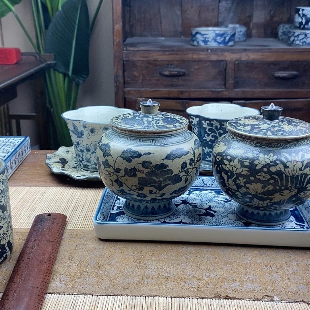 筱****?手工手绘青花陶瓷
