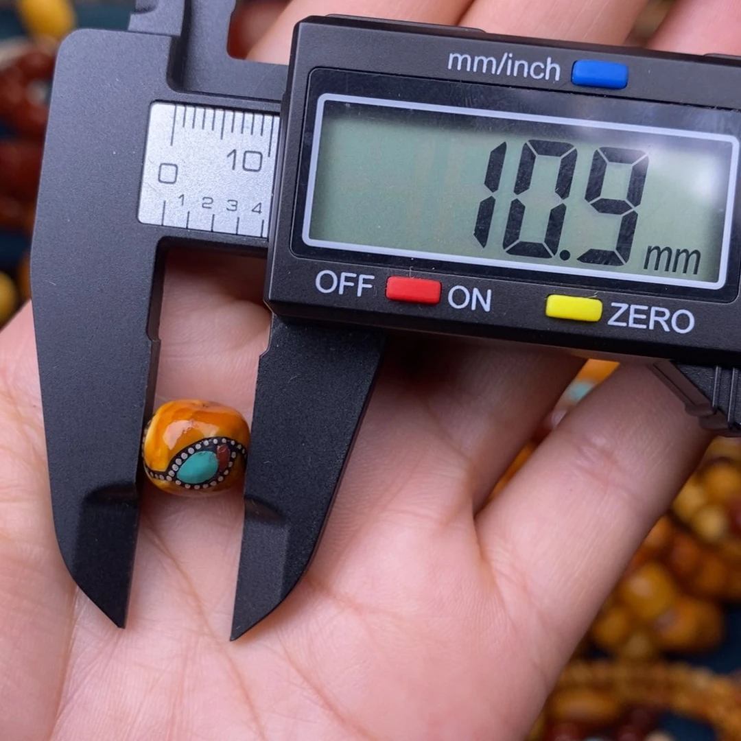 蜜蜡裸石未镶嵌蜜蜡